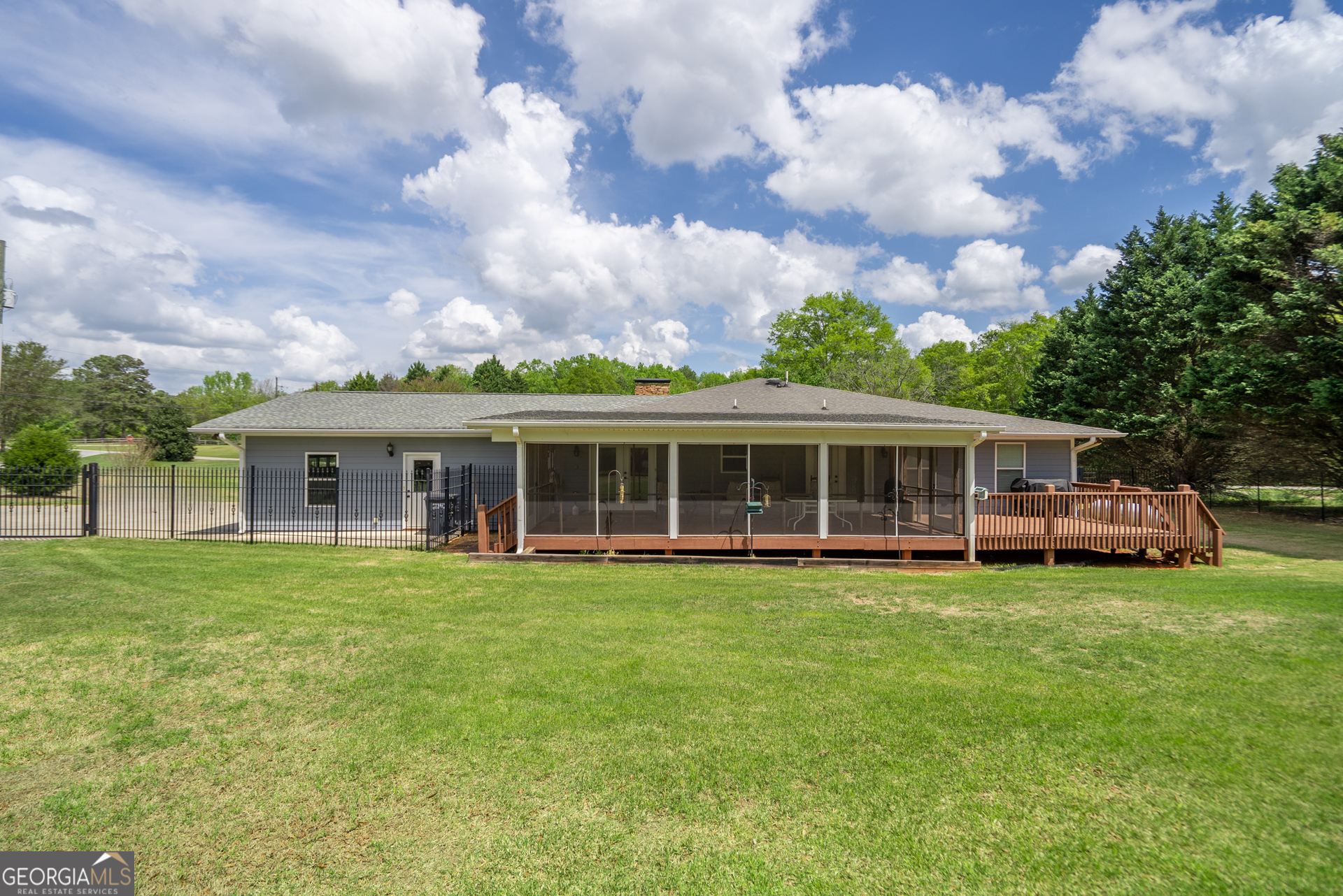 220 Pitts Chapel RD