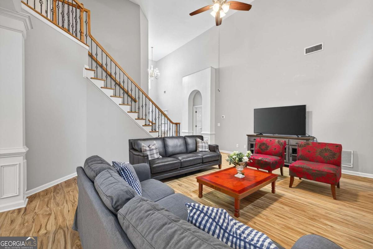 3827 Medfield PL