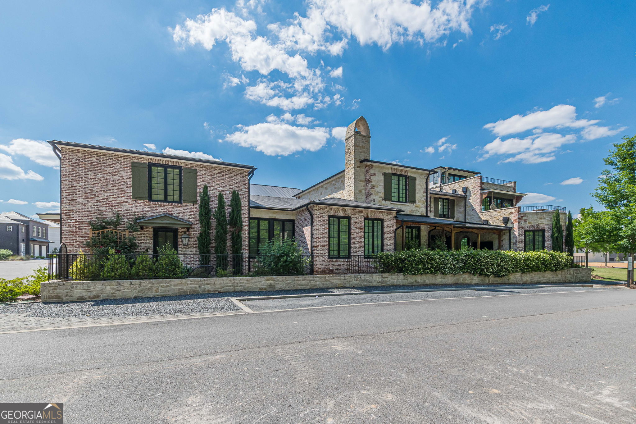 290 Guild LN