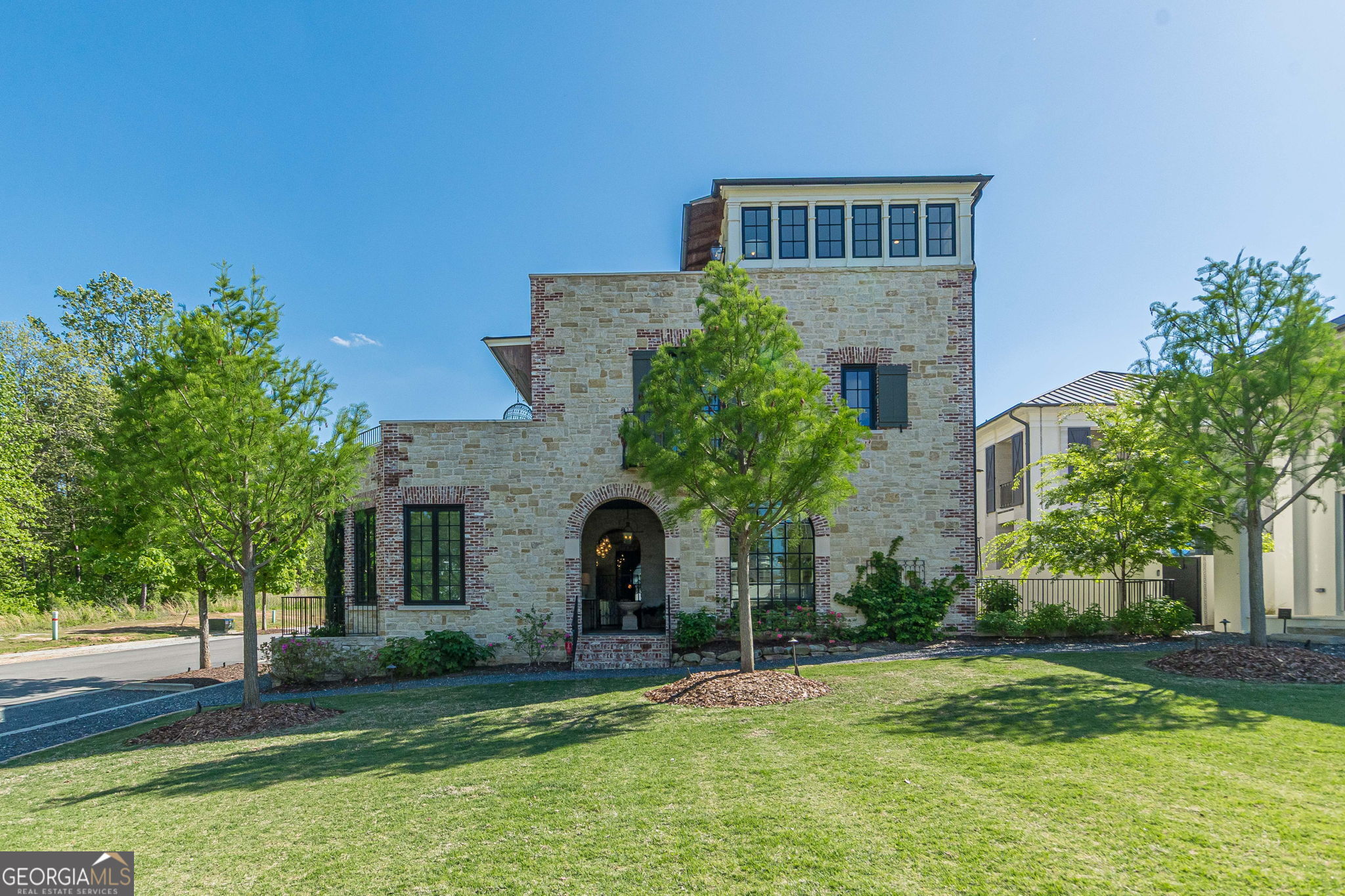 290 Guild LN