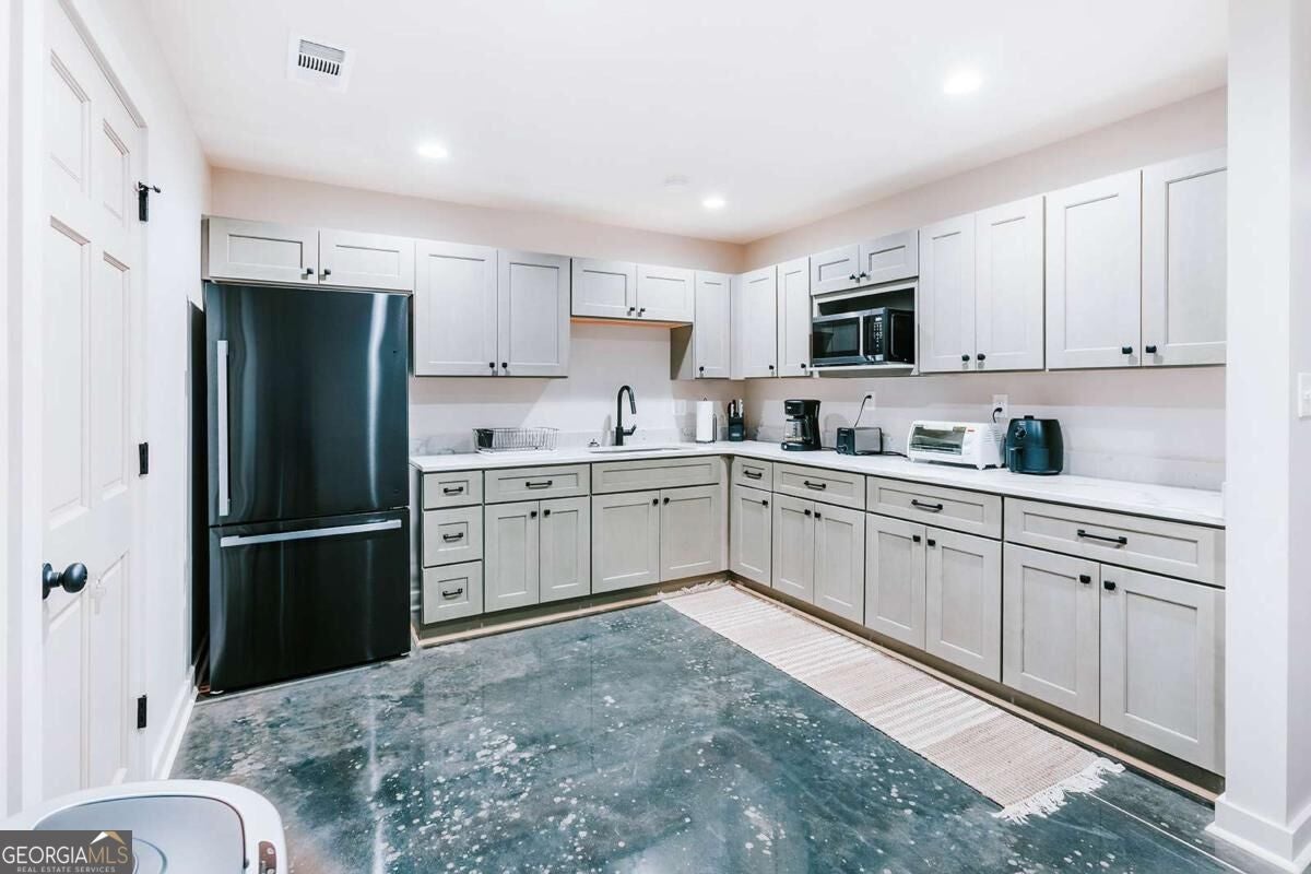 4900B Highway 98 E