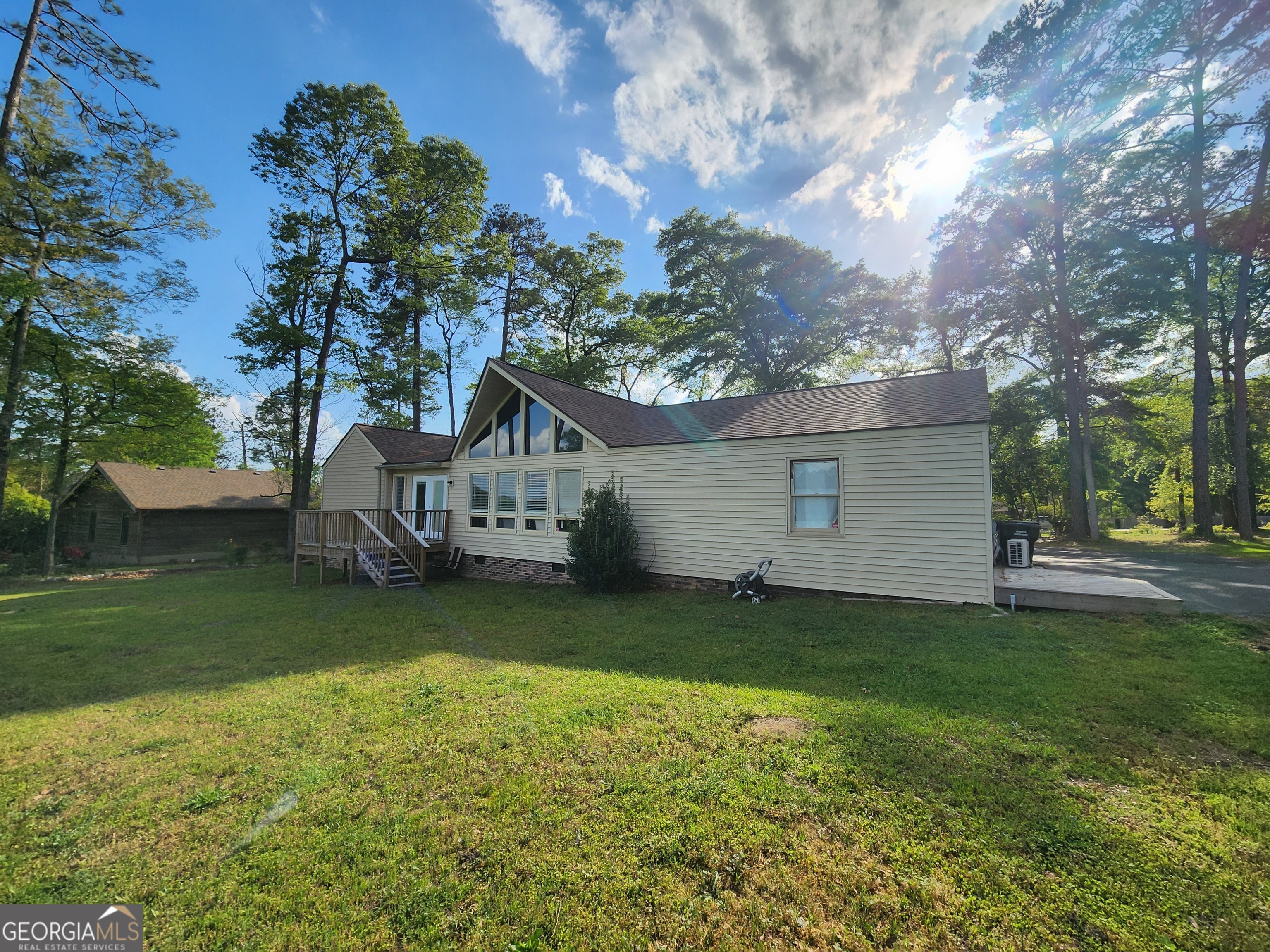 1120 Kathryn Ryals RD