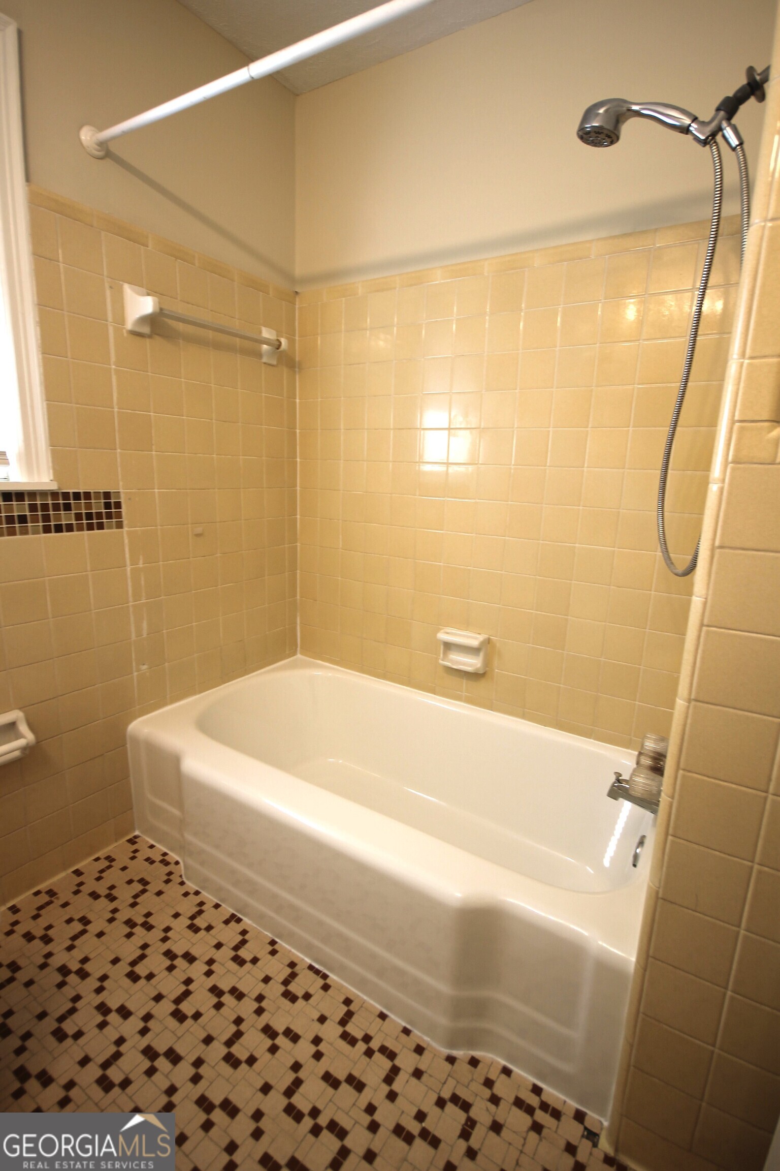 Rowland Estates - Residential Lease