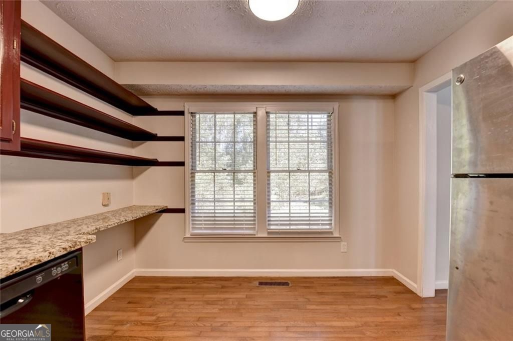 Acworth, Georgia 30102, United States, 3 Bedrooms Bedrooms, ,3 BathroomsBathrooms,Residential,Active,181628