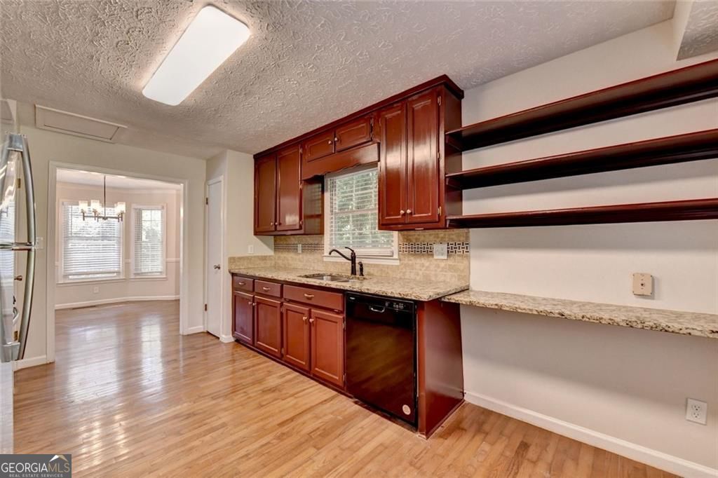 Acworth, Georgia 30102, United States, 3 Bedrooms Bedrooms, ,3 BathroomsBathrooms,Residential,Active,181628