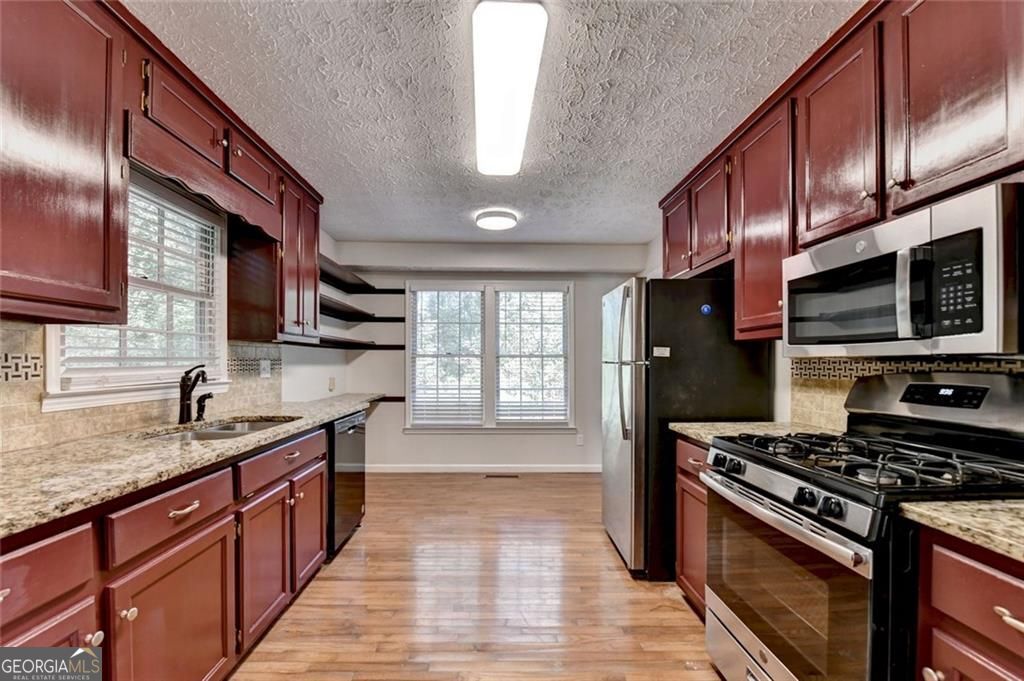 Acworth, Georgia 30102, United States, 3 Bedrooms Bedrooms, ,3 BathroomsBathrooms,Residential,Active,181628