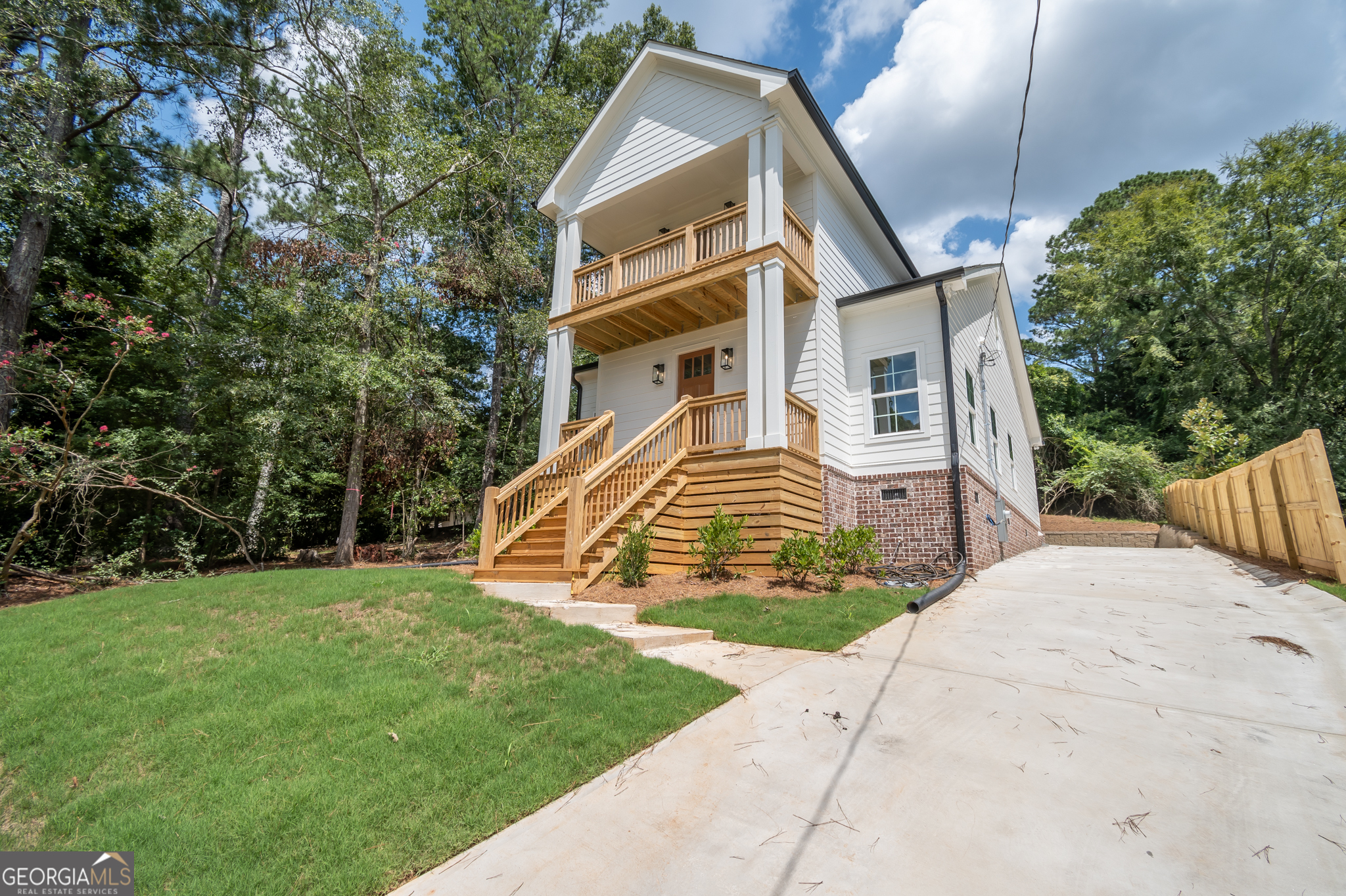 200 Valleybrook DR