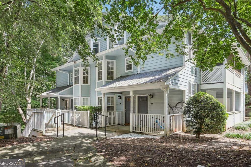 Photo of 3940 Riverlook Parkway SE #101, Marietta, GA 30067 (MLS # 10826924)