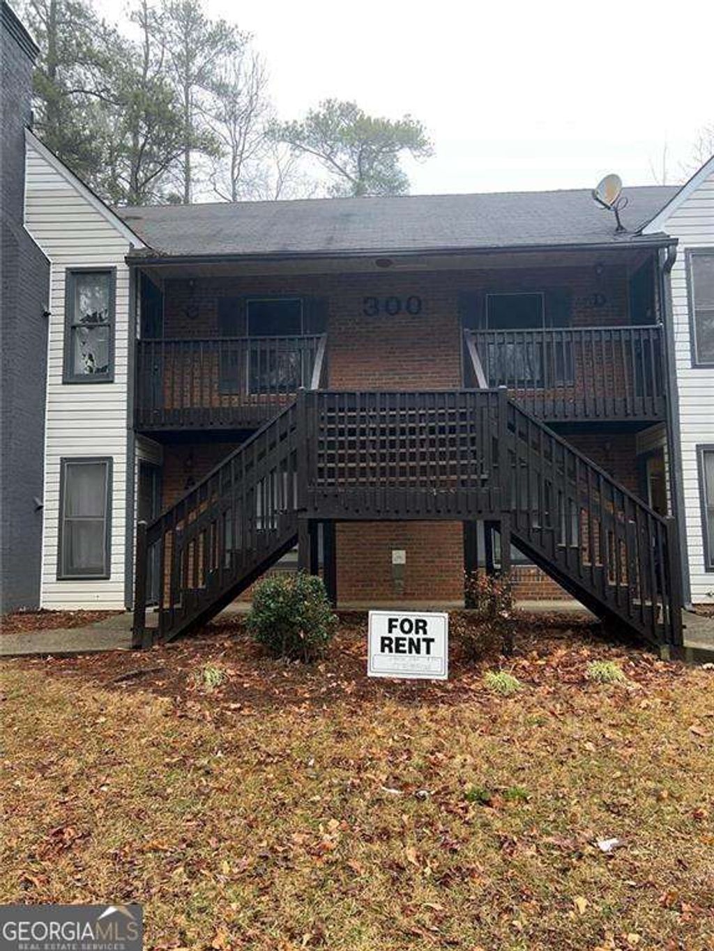 Photo of 300 E Burns Court SE #D, Marietta, GA 30008 (MLS # 10766926)