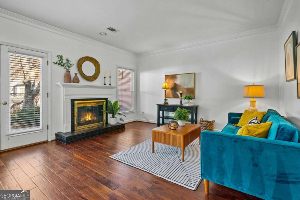 Marietta, Georgia 30068, United States, 2 Bedrooms Bedrooms, ,3 BathroomsBathrooms,Residential,Pending,23419