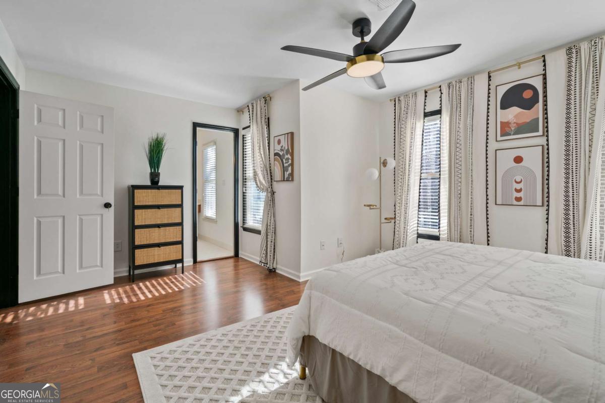 Marietta, Georgia 30068, United States, 2 Bedrooms Bedrooms, ,3 BathroomsBathrooms,Residential,Pending,23419