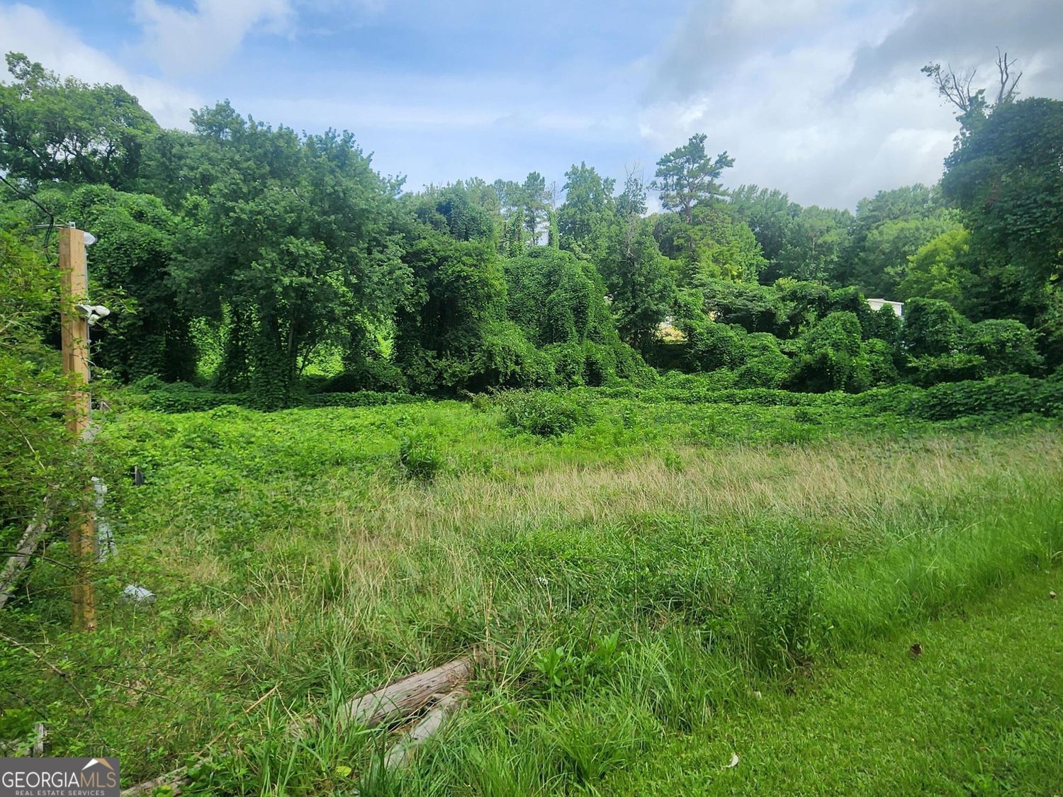 2233 Macon DR SW