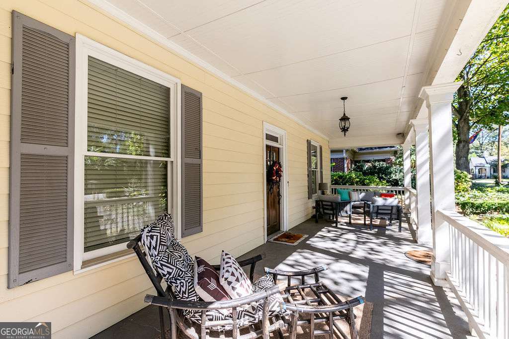 1084 Sanders AVE SE A-B
