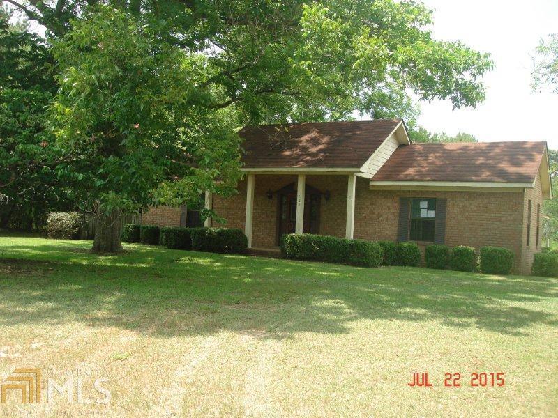 HUD PROPERTY SOLD AS IS. INFO DEEMED RELIABLE BUT NOT GUARANTEED. EQUAL HOUSING OPPORTUNITY. CASE # 103-000187. UNINSURABLE. VACANT. TO SHOW, USE COMBO LOCKBOX. BUYER TO SELECT CLOSING ATTORNEY. SELLER WILL NOT PROVIDE AN APPRAISAL. FOR AVAILABILITY/BID/PROPERTY CONDITION INFO, SEE