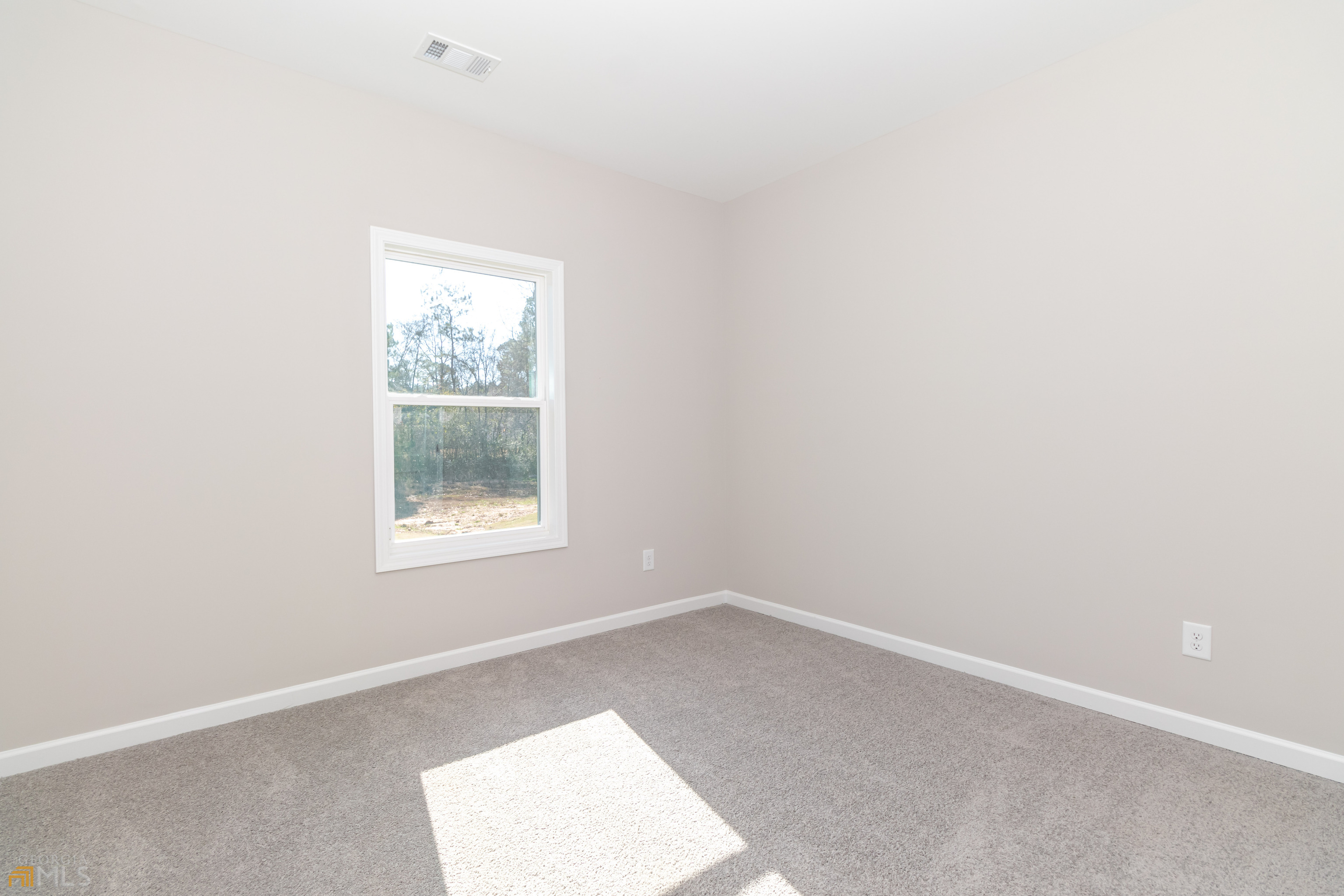 Senoia, Georgia 30276, United States, 4 Bedrooms Bedrooms, ,3 BathroomsBathrooms,Residential,Pending,17860