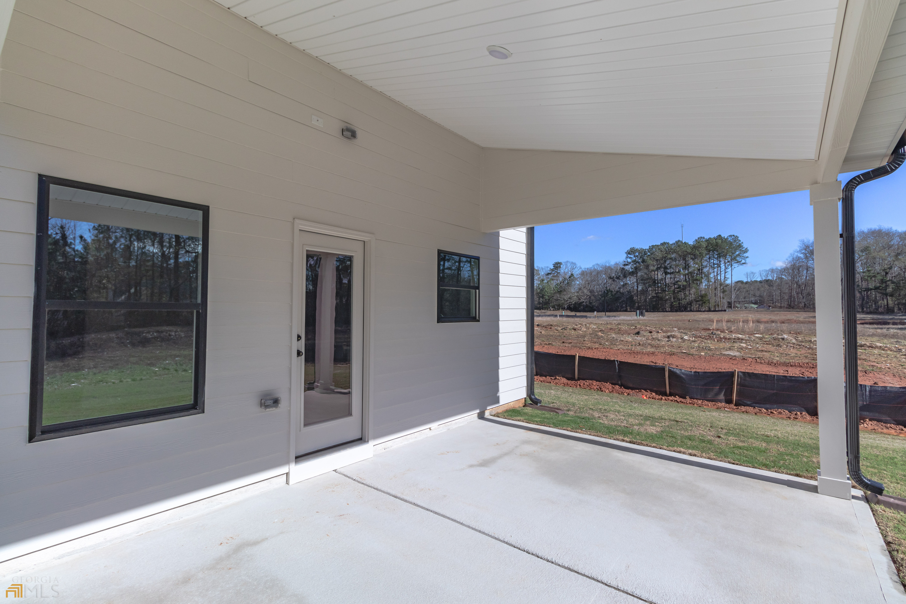 Senoia, Georgia 30276, United States, 4 Bedrooms Bedrooms, ,3 BathroomsBathrooms,Residential,Pending,17860