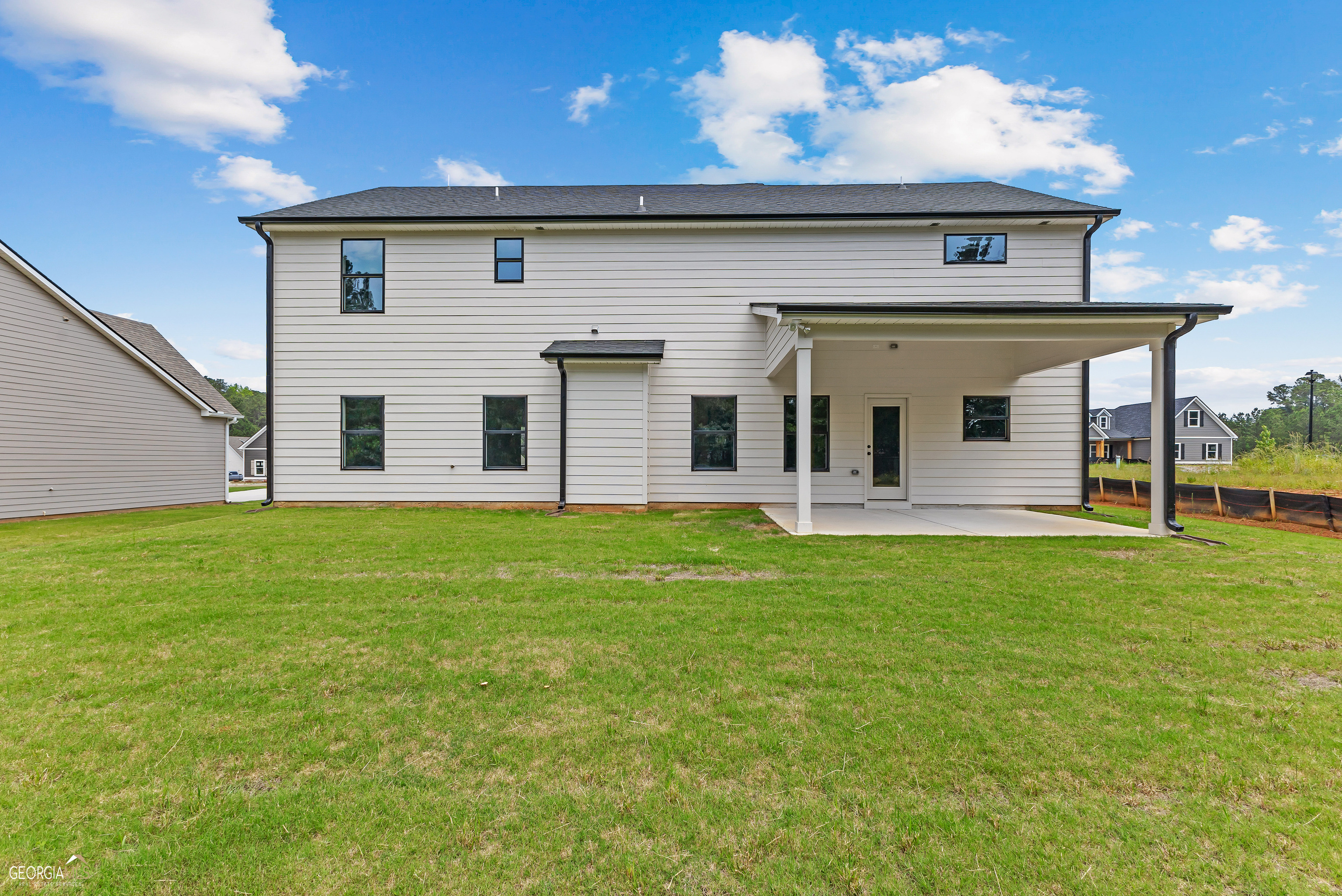 Senoia, Georgia 30276, United States, 4 Bedrooms Bedrooms, ,3 BathroomsBathrooms,Residential,Pending,17860