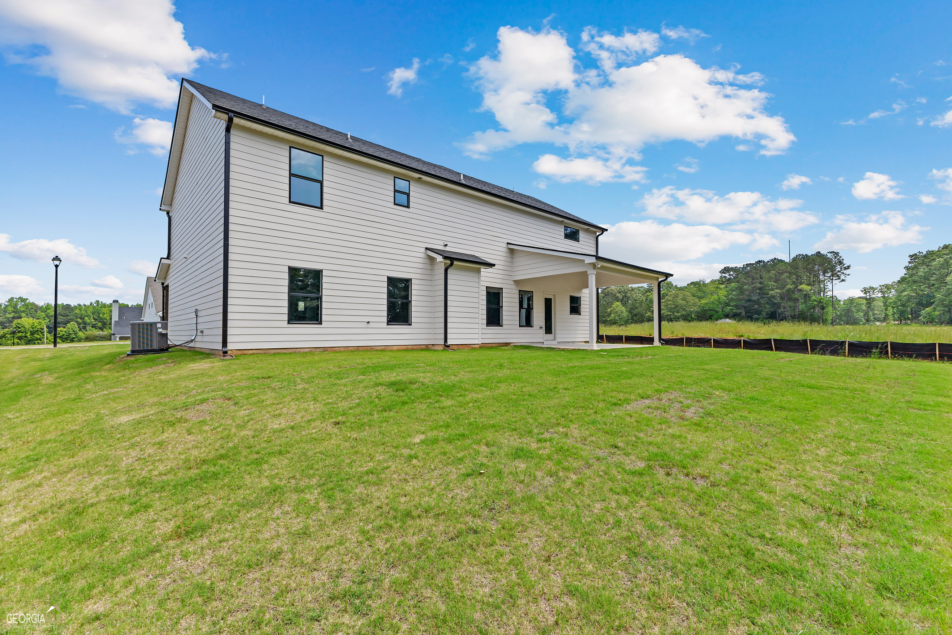 Senoia, Georgia 30276, United States, 4 Bedrooms Bedrooms, ,3 BathroomsBathrooms,Residential,Pending,17860