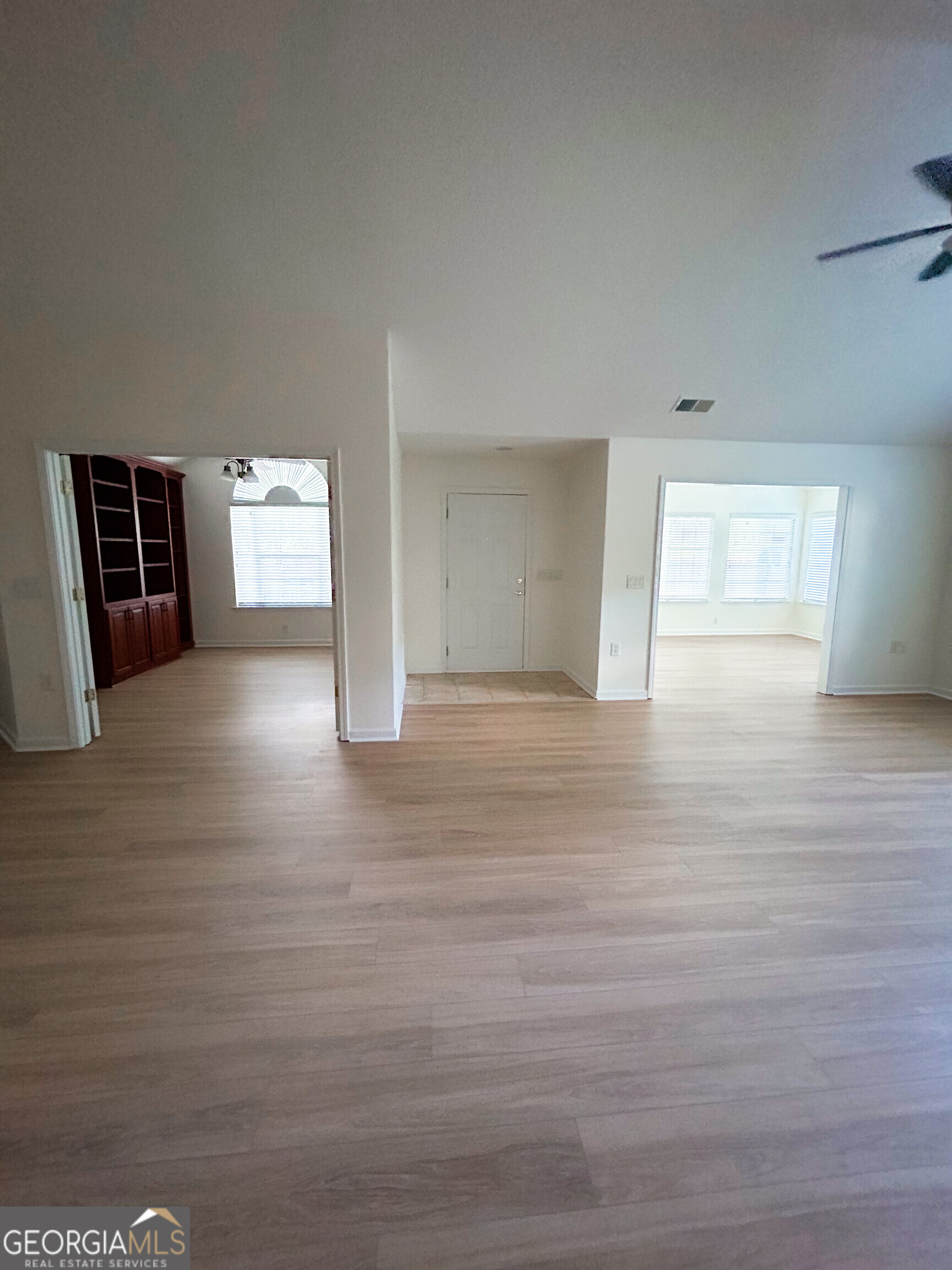 3077 Oakside CIR