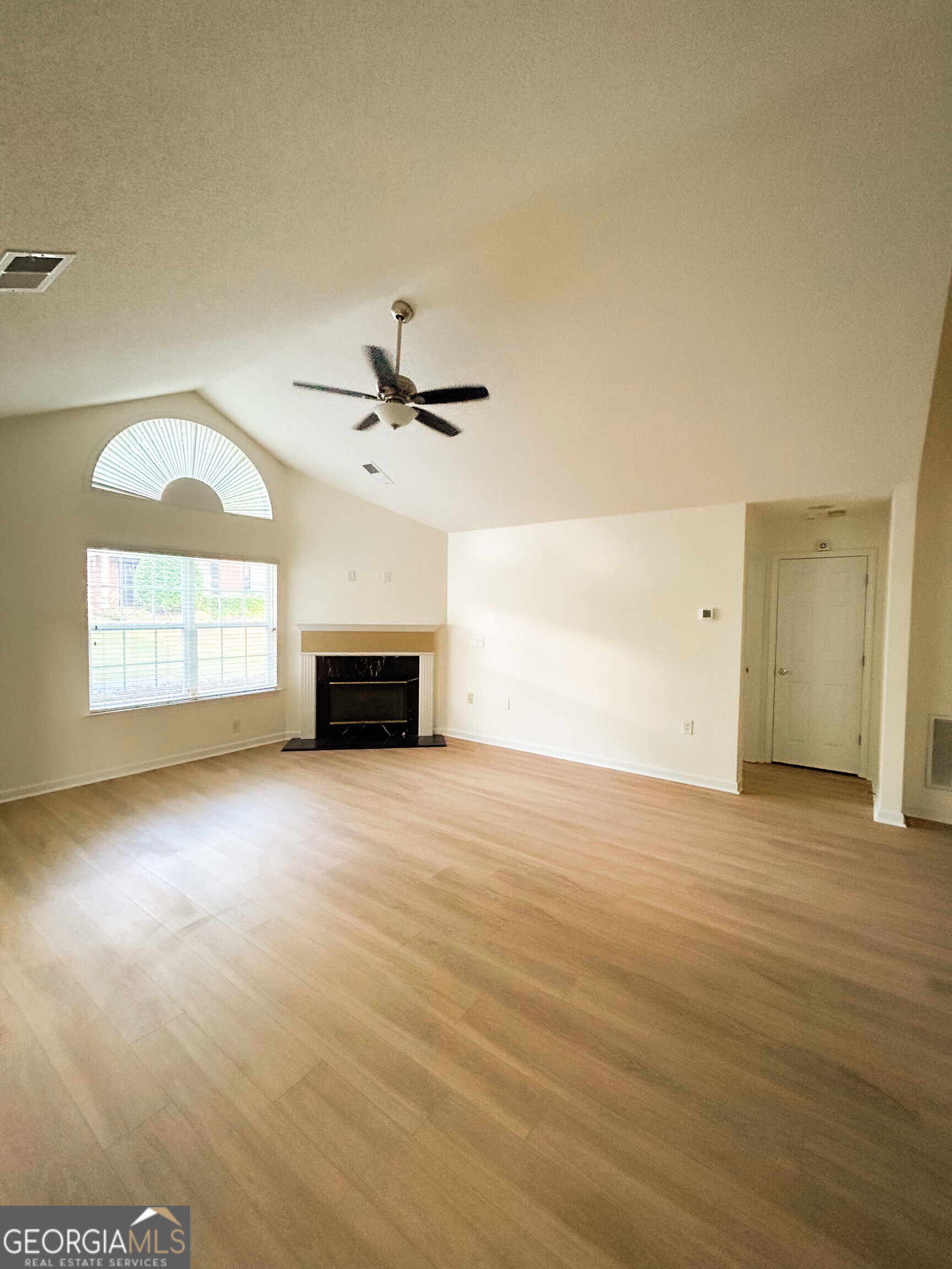 3077 Oakside CIR
