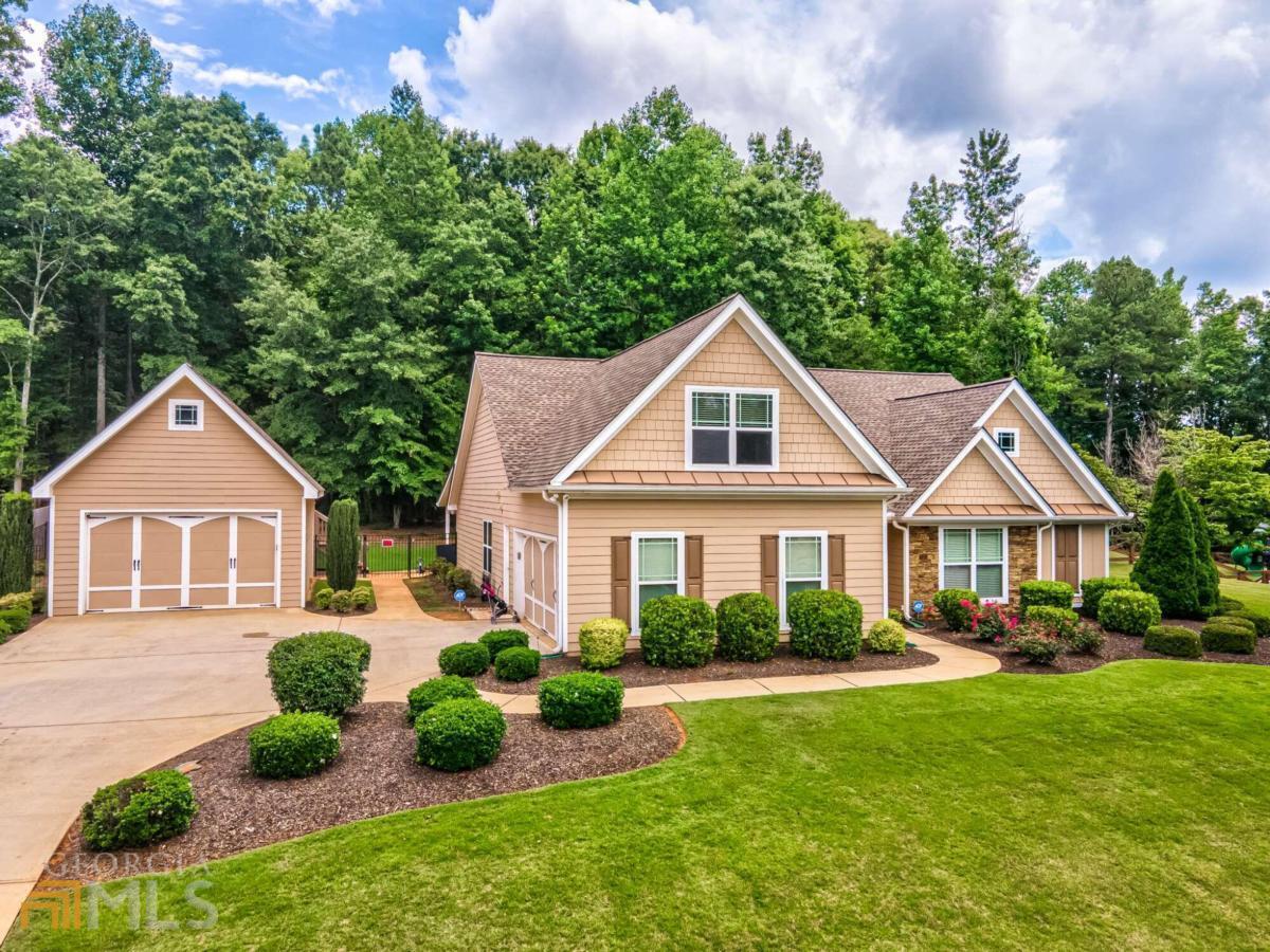 Georgian Acres - Residential