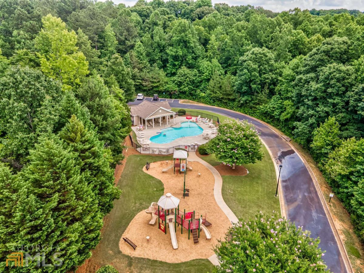 Georgian Acres - Residential
