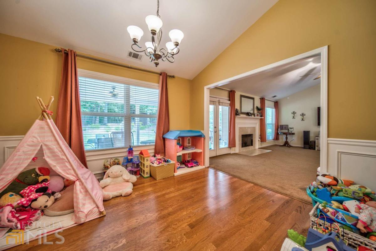 Georgian Acres - Residential