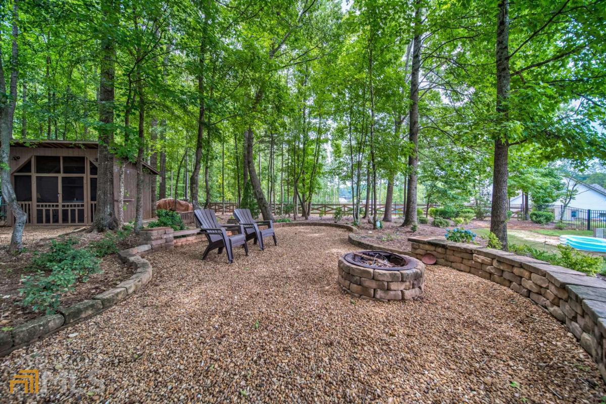Georgian Acres - Residential