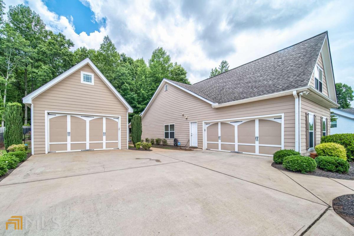 Georgian Acres - Residential