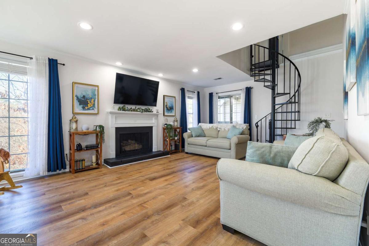 404 Countryside PL SE