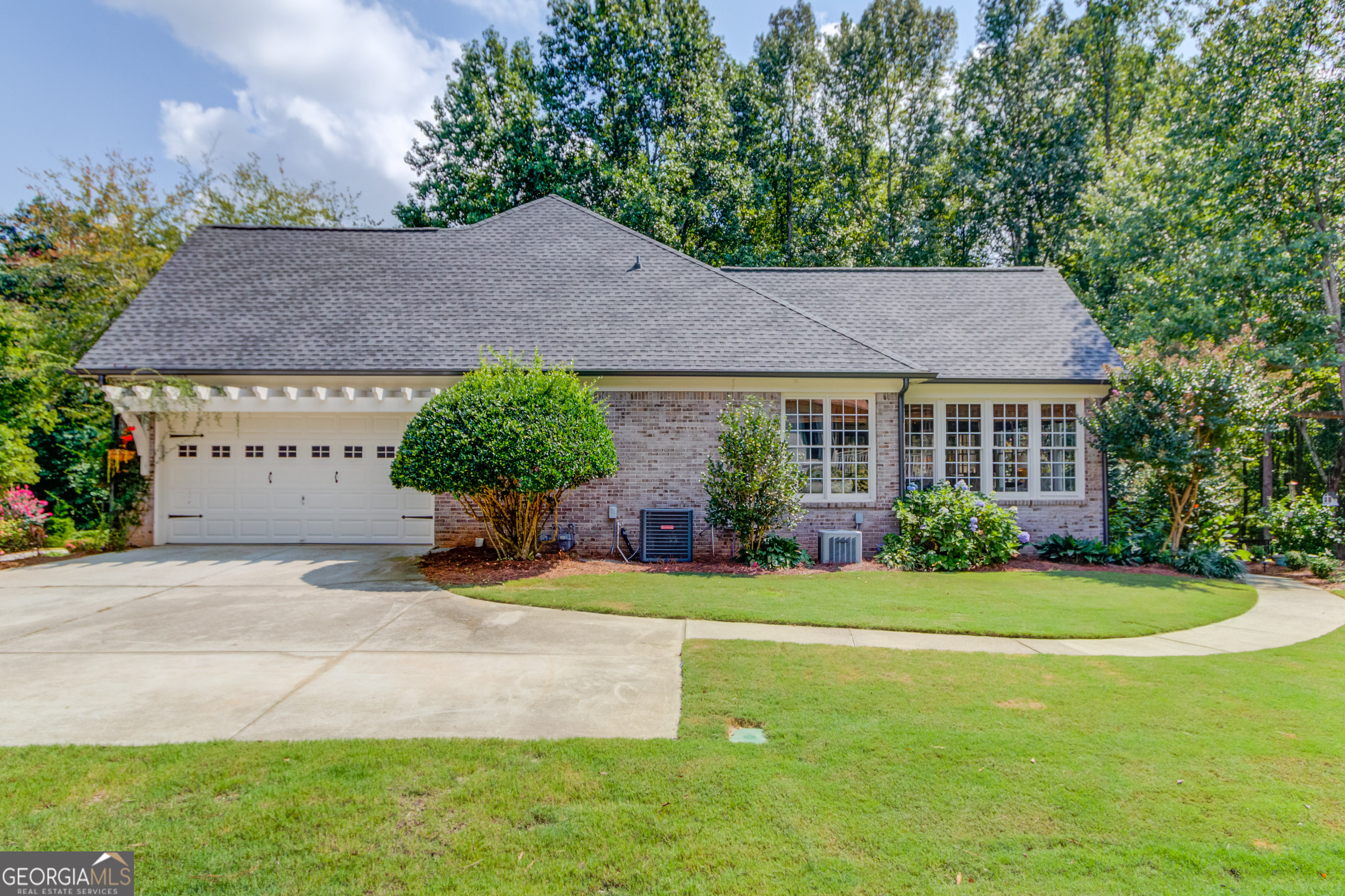 951 Providence LN