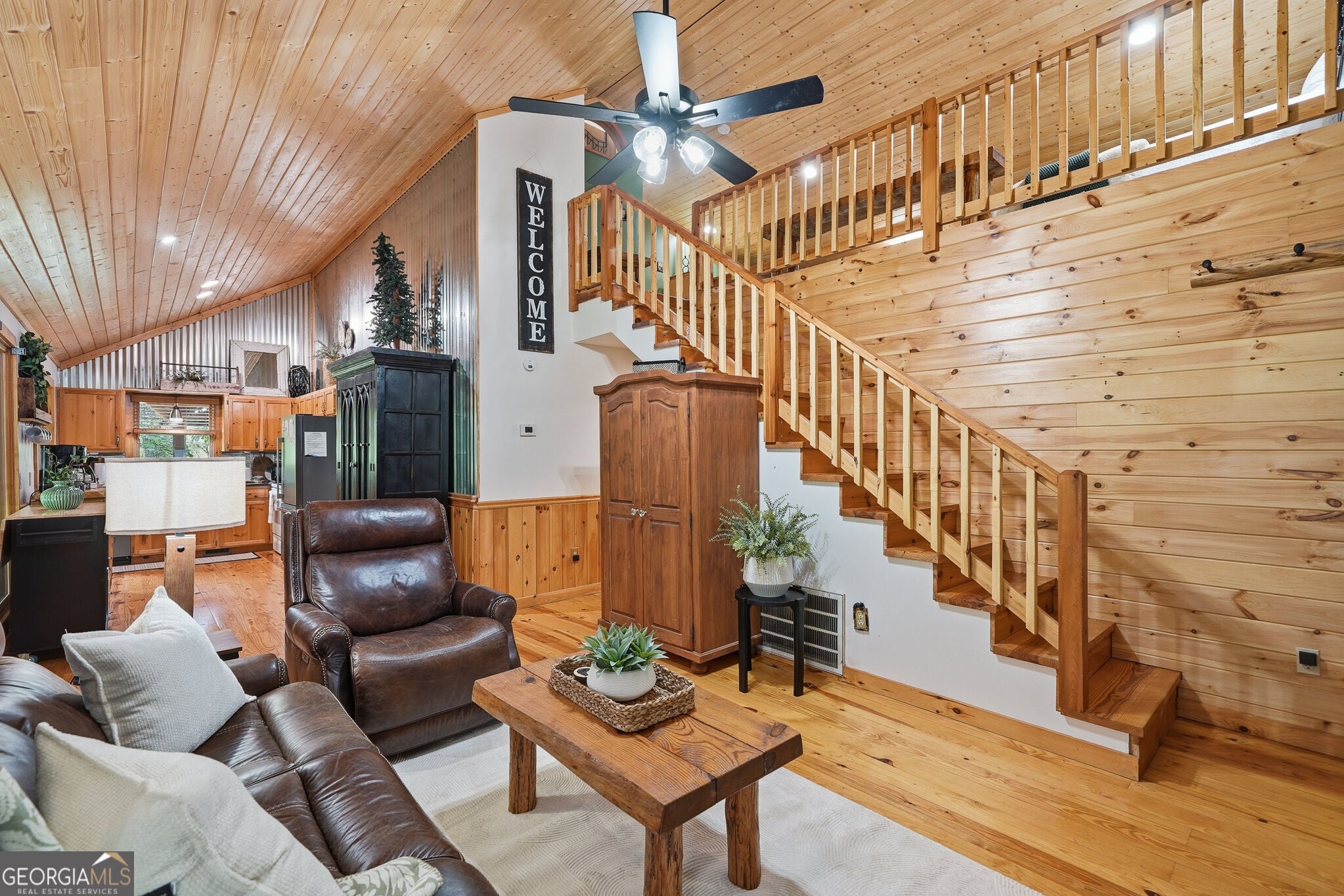 28 Wood LN