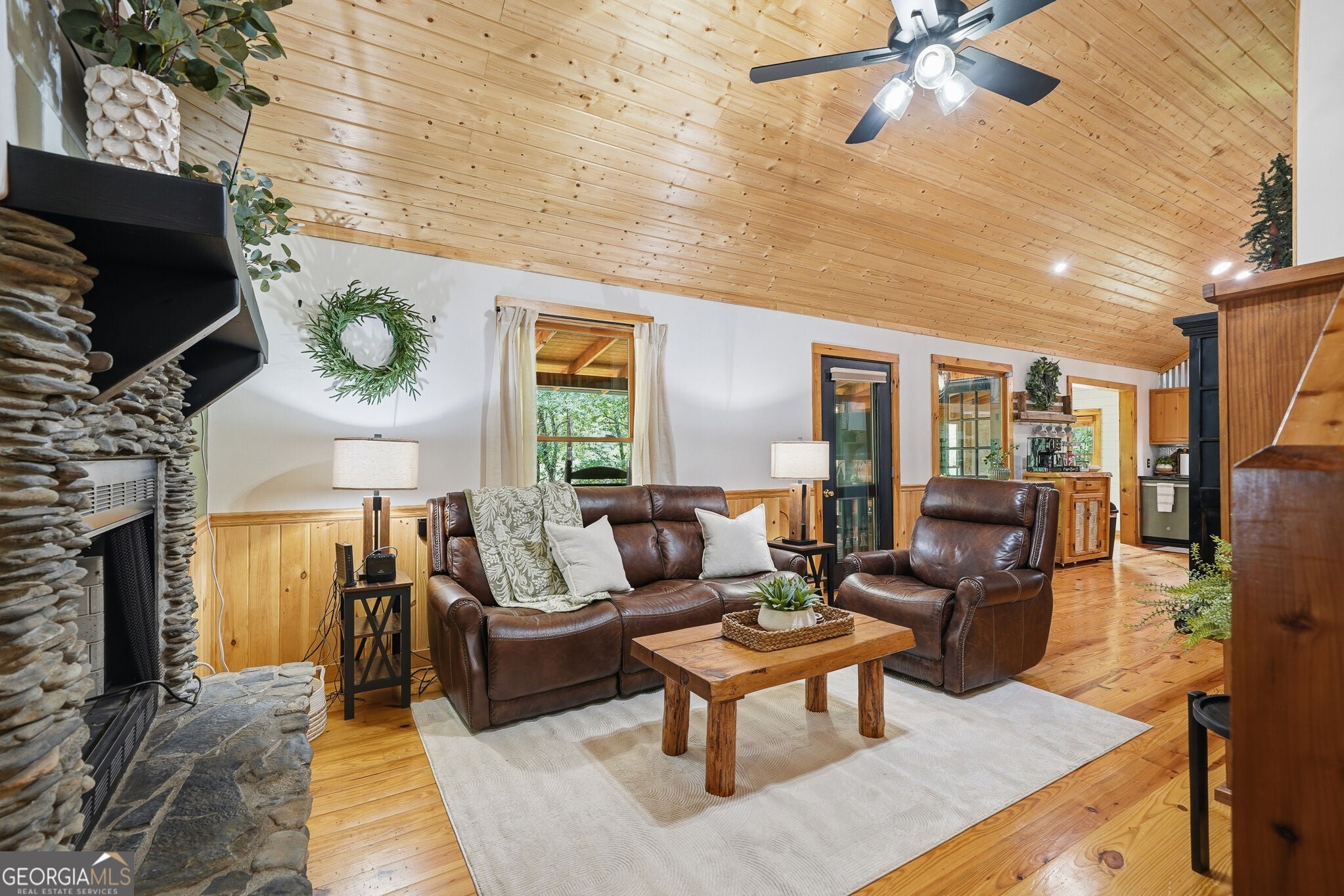28 Wood LN