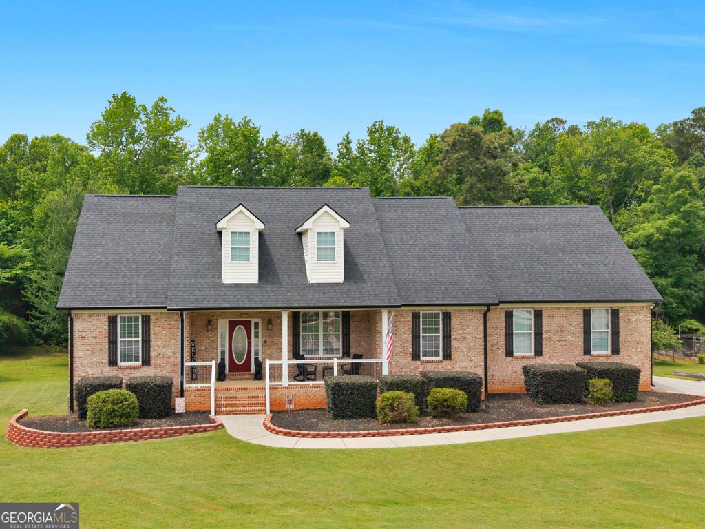 Photo of 221 Hummingbird Court, Hampton, GA 30228 (MLS # 10770611)