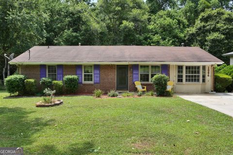 Single Family Residence in Morrow GA 1094 Skylark Drive.jpg