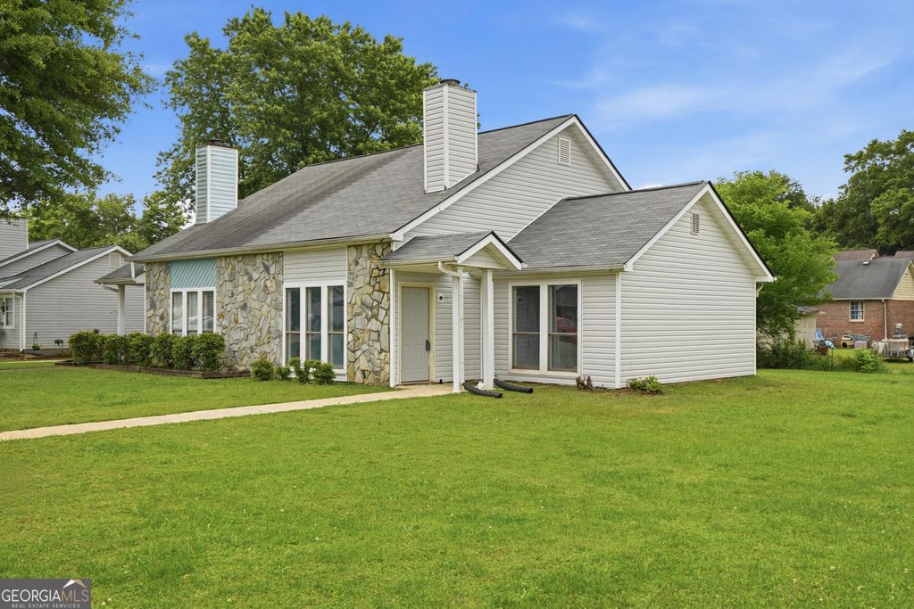 Photo of 13 Ember Way, Cartersville, GA 30120 (MLS # 10753214)