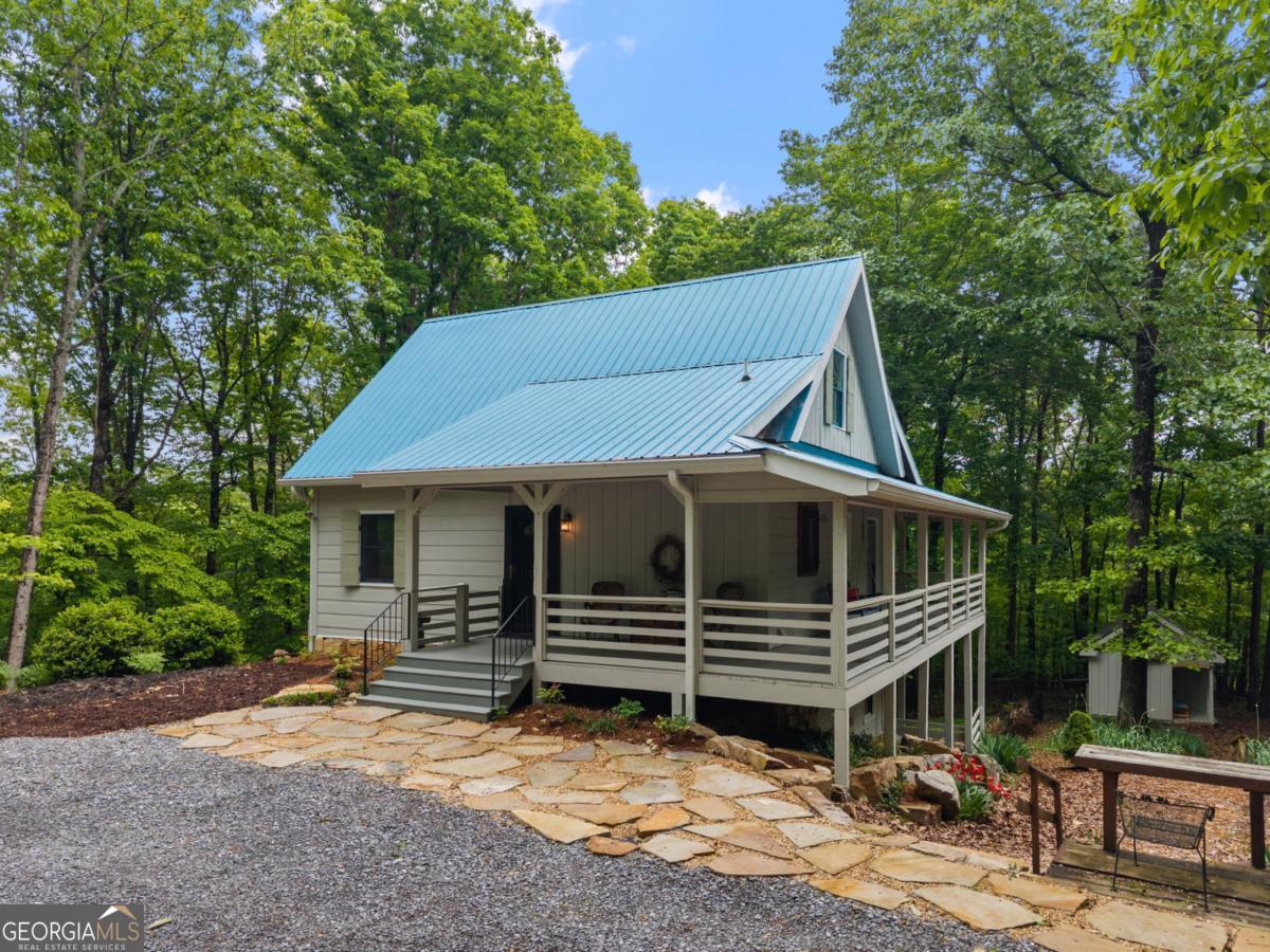 219 Raven Cliff RD