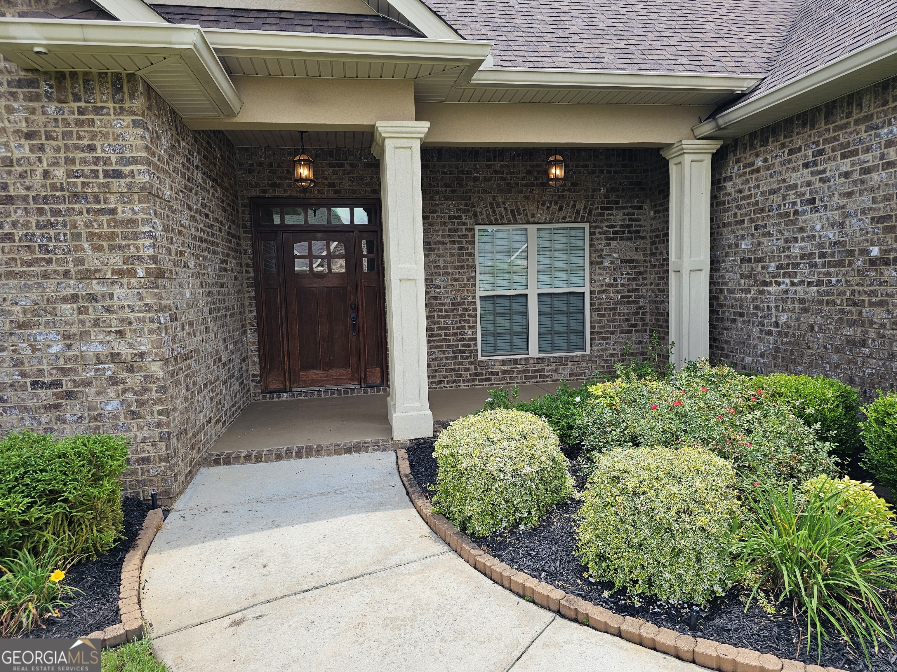 303 Norfolk CIR