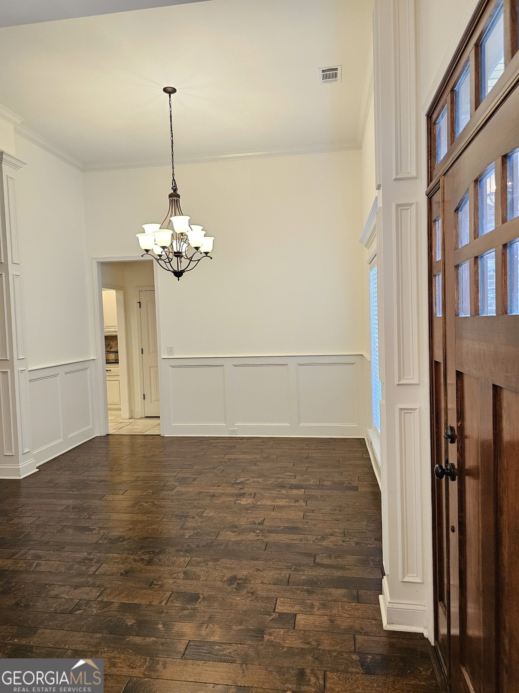 303 Norfolk CIR