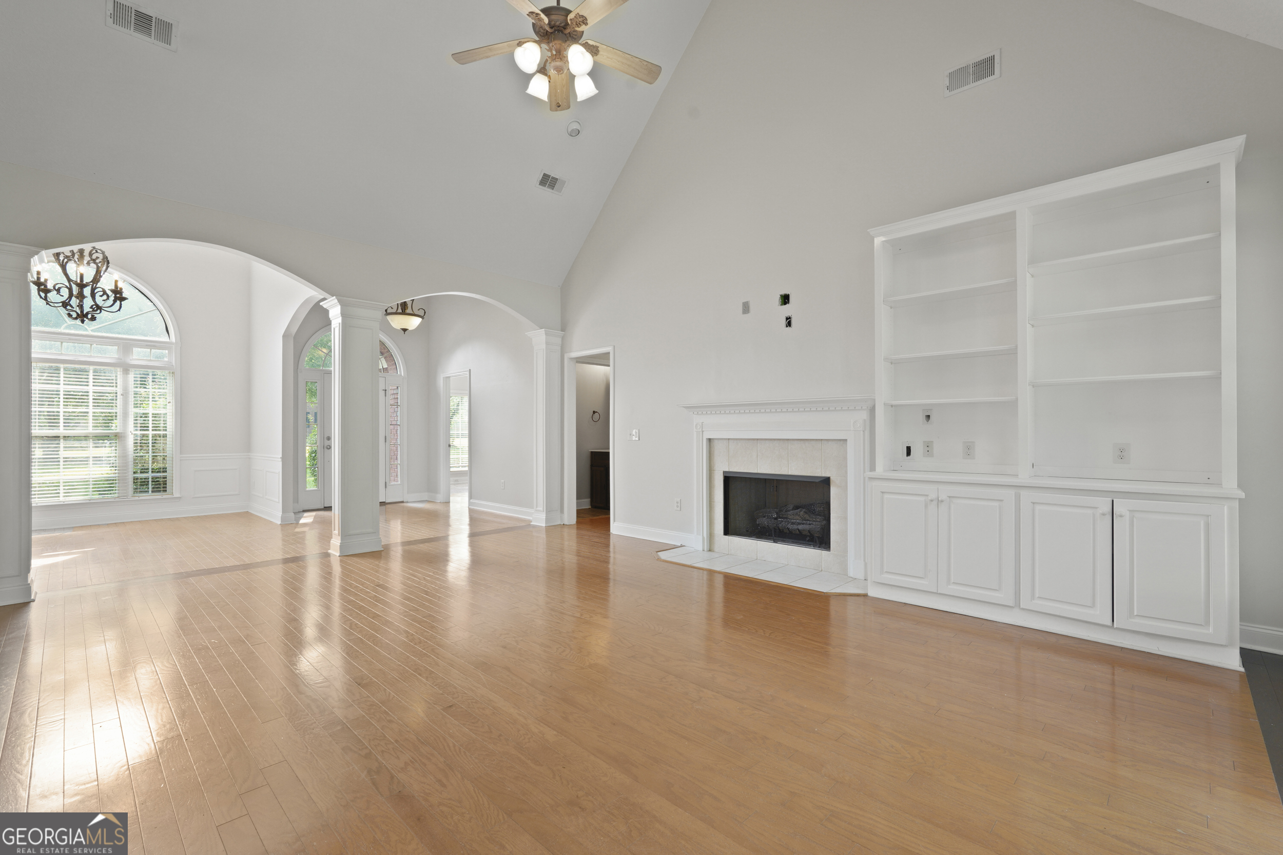 2001 Glen Oaks DR