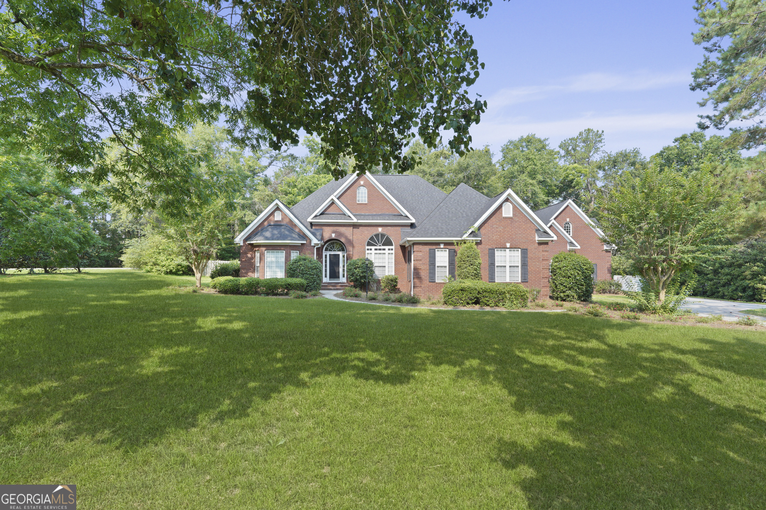 2001 Glen Oaks DR