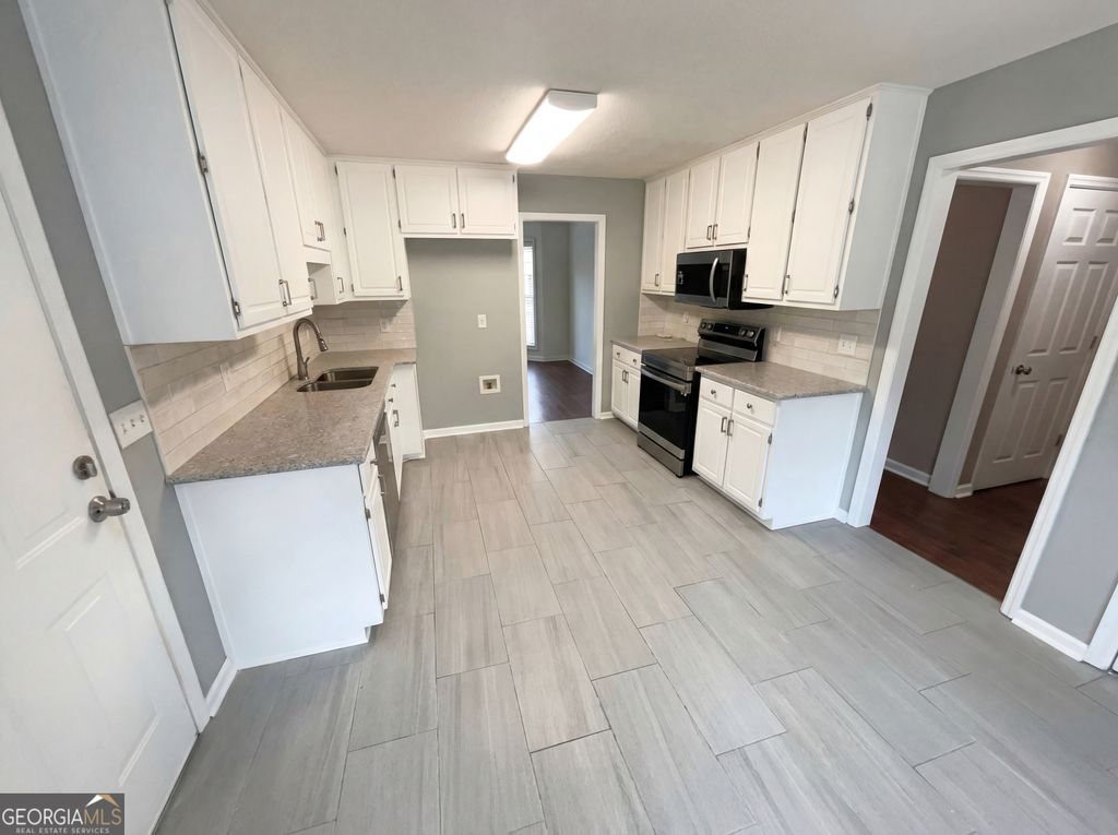 Photo of 70 Sunny Brook Drive, Newnan, GA 30263 (MLS # 10696913)