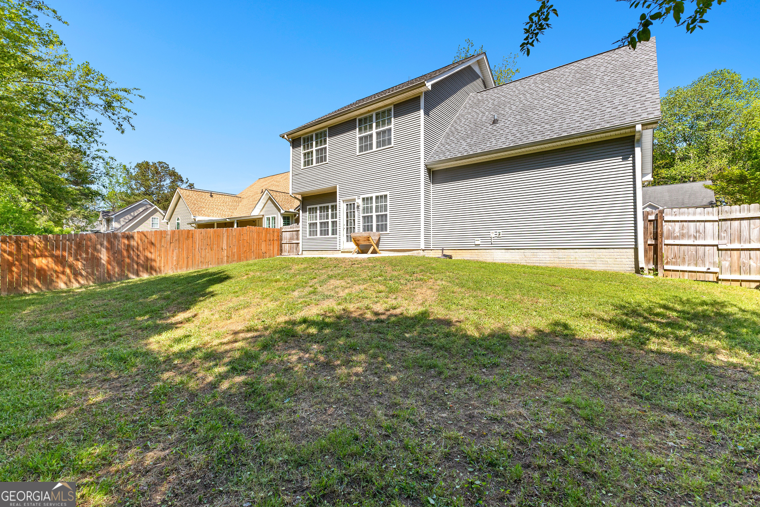 50 Roxbury LN