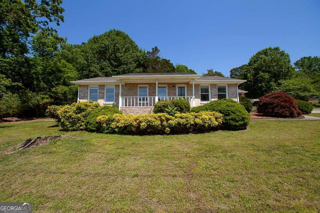 102 Lindsey Court NE
