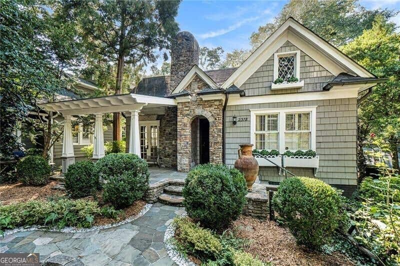 Photo of 2378 Glenwood Drive NE, Atlanta, GA 30305 (MLS # 10831041)