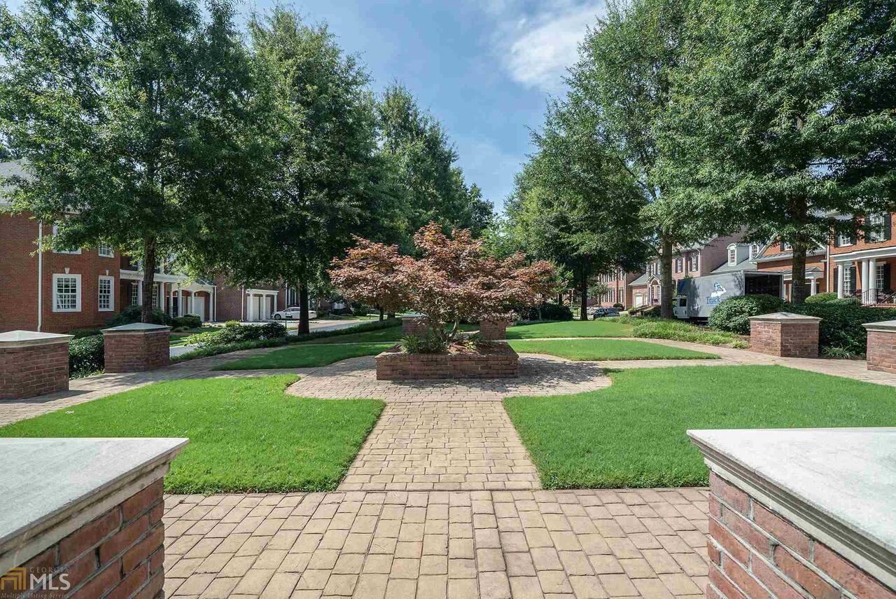 The Enclave At Glenridge - Residential