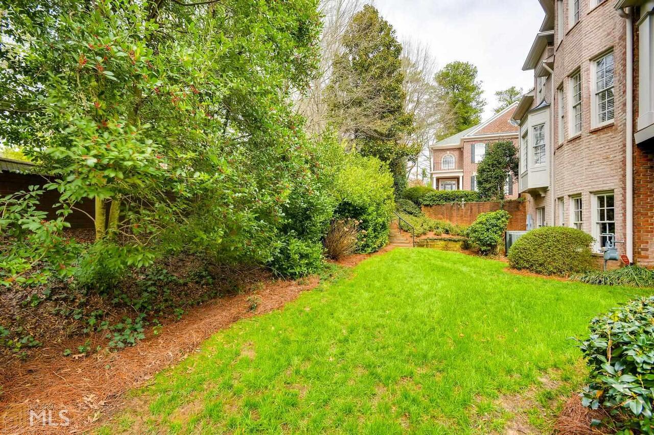 The Enclave At Glenridge - Residential