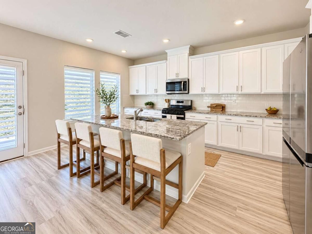 3774 Commodore CT