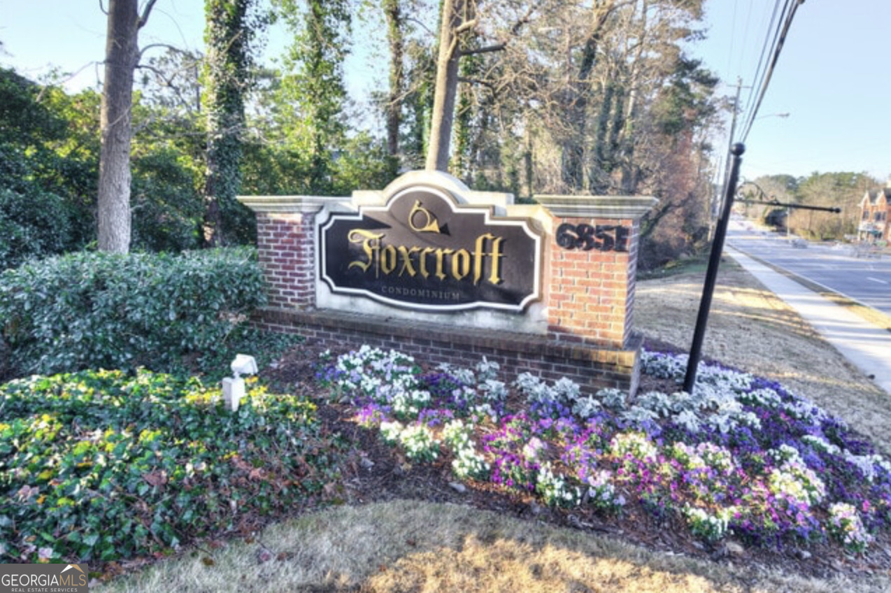 6851 Roswell RD
