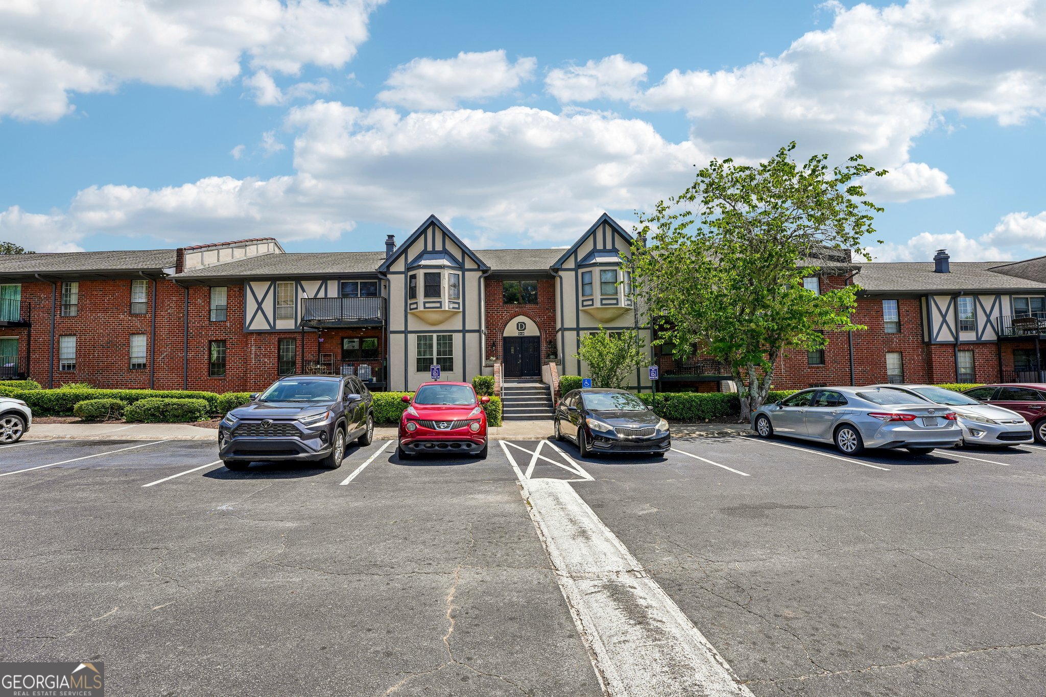 6851 Roswell RD